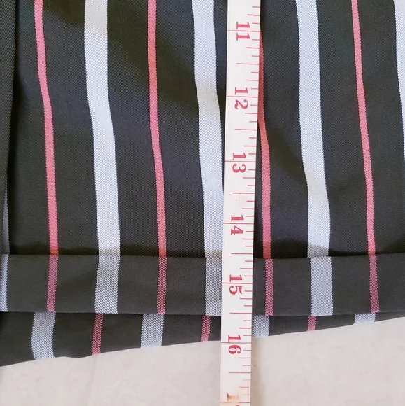 Like new S Lumiere high rise shorts - Picture 5 of 10